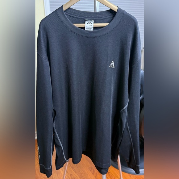 Beautiful Nike ACG Long-Sleeve Shirt!!! - Picture 1 of 5